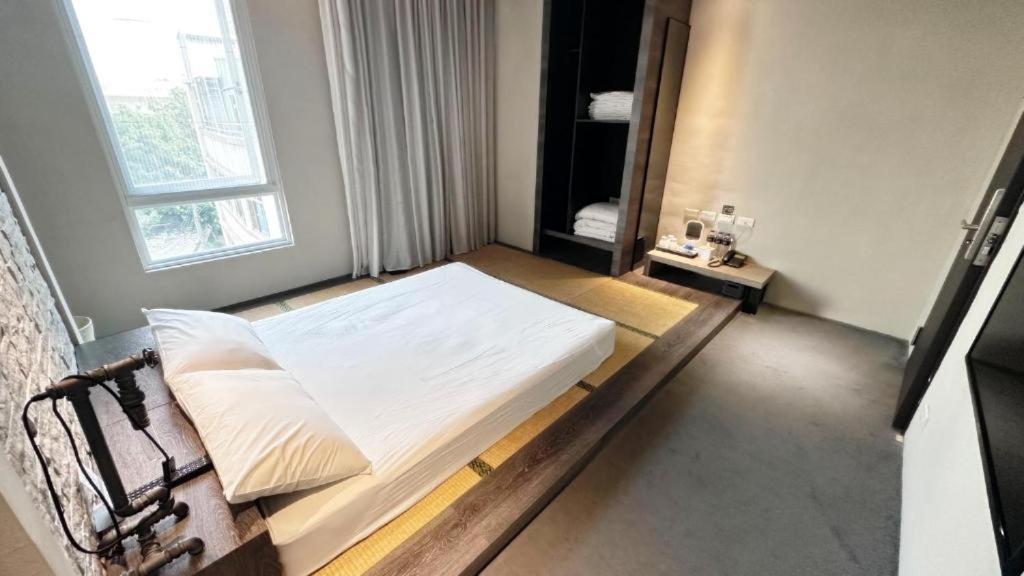 Kiwi Express Hotel-Taichung Station II Eksteriør billede