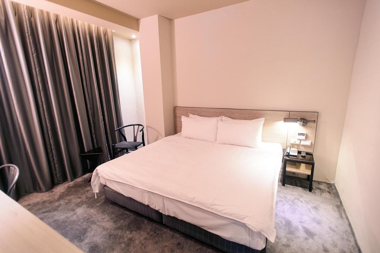 Kiwi Express Hotel-Taichung Station II Eksteriør billede