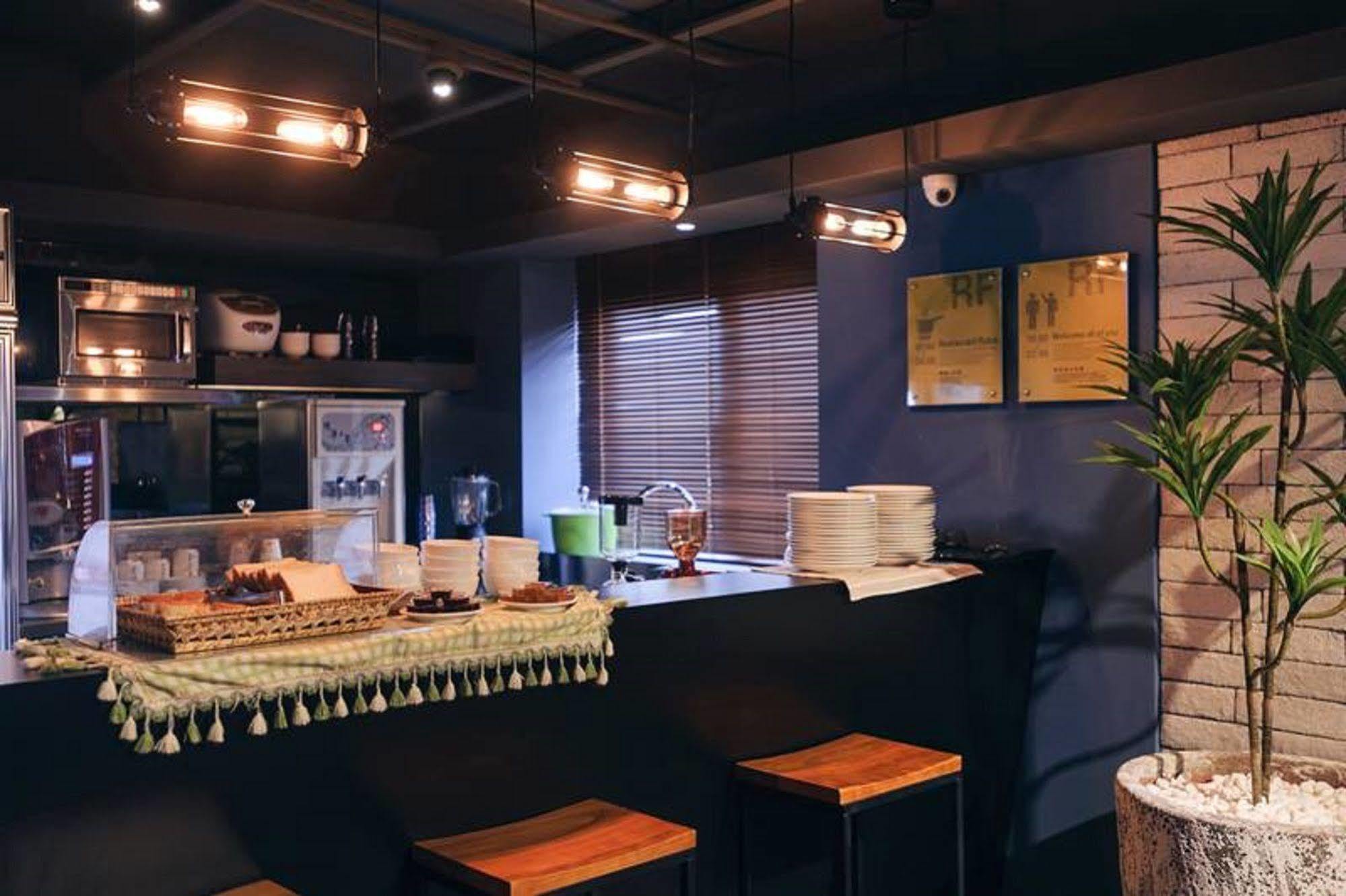 Kiwi Express Hotel-Taichung Station II Eksteriør billede