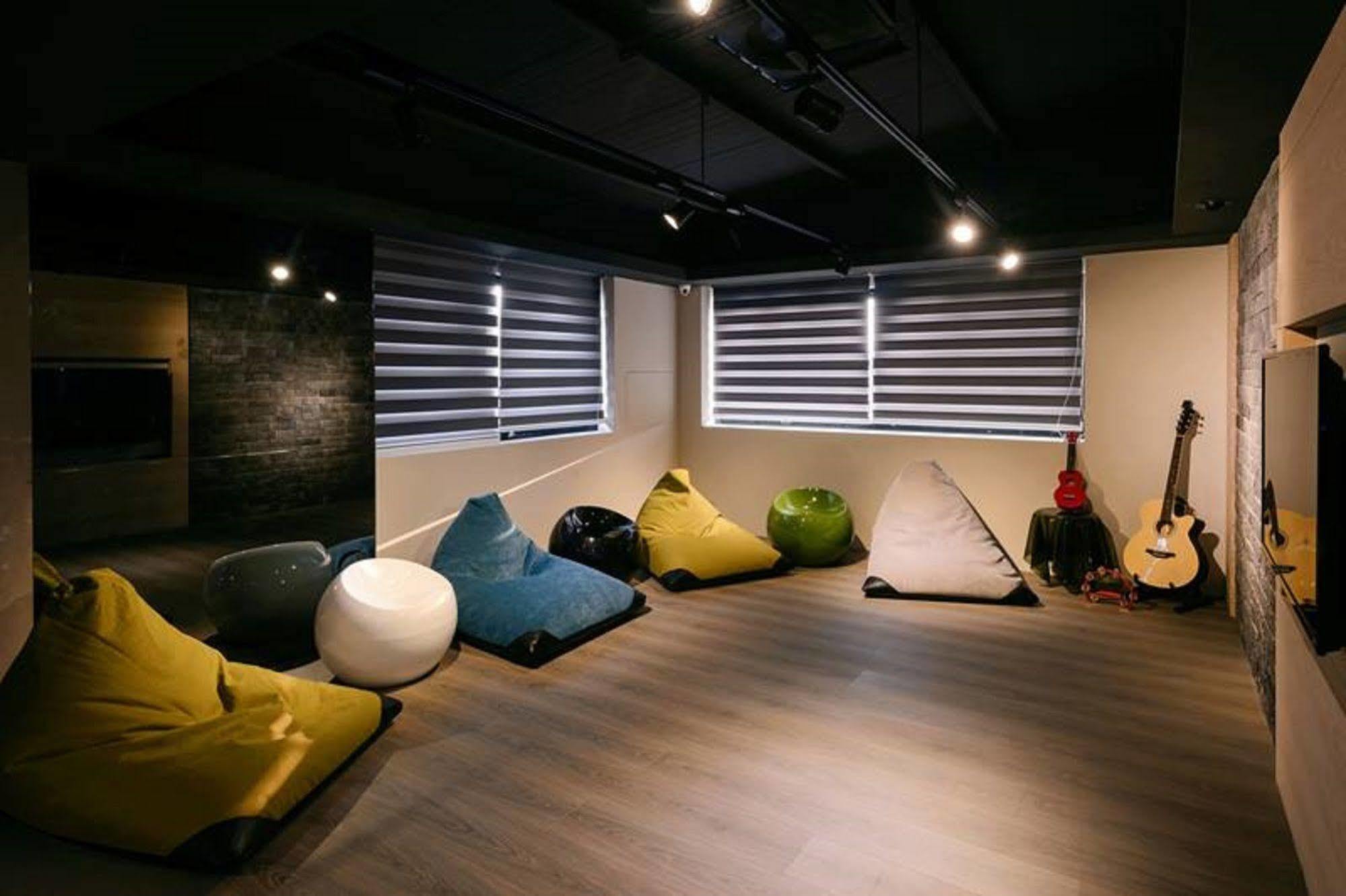 Kiwi Express Hotel-Taichung Station II Eksteriør billede